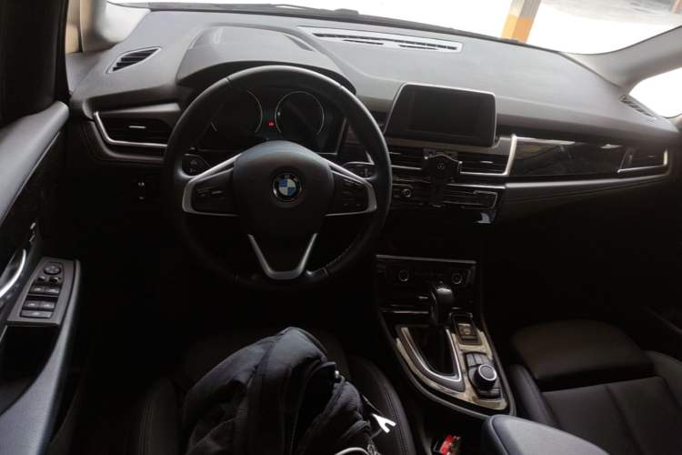 Used BMW 2 Series Active Tourer 2018 218i Premium Sports Package Center Console