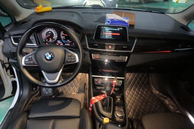 Used BMW 2 Series Active Tourer 2018 220i Luxury Package Center Console