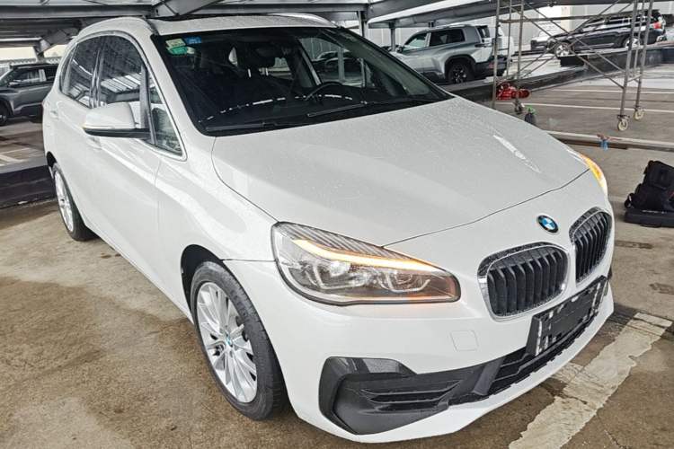 Used BMW 2 Series Active Tourer 2018 218i Leading Model Front Right 45 Deg