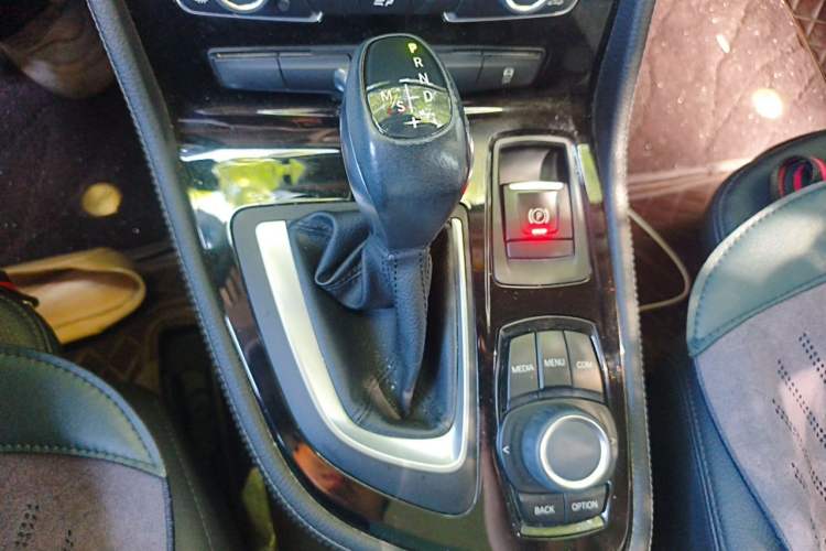 Used BMW 2 Series Active Tourer 2018 218i Premium Sports Package Gear Lever