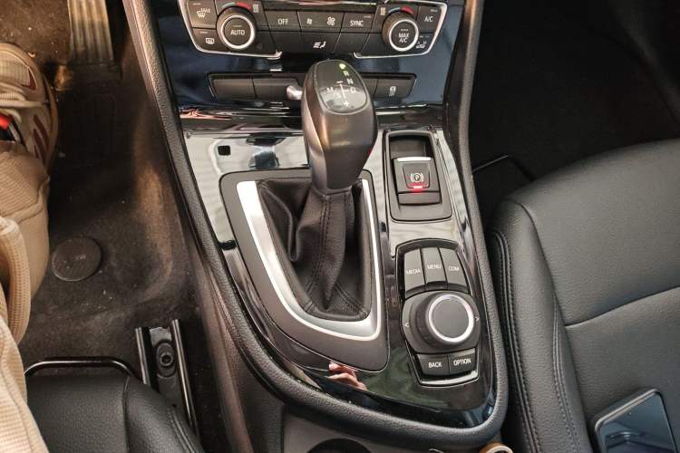 Used BMW 2 Series Active Tourer 2018 218i Leading Model Gear Lever
