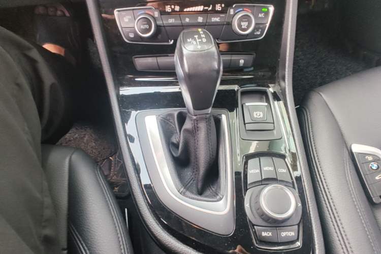 Used BMW 2 Series Active Tourer 2018 218i Leading Model Gear Lever
