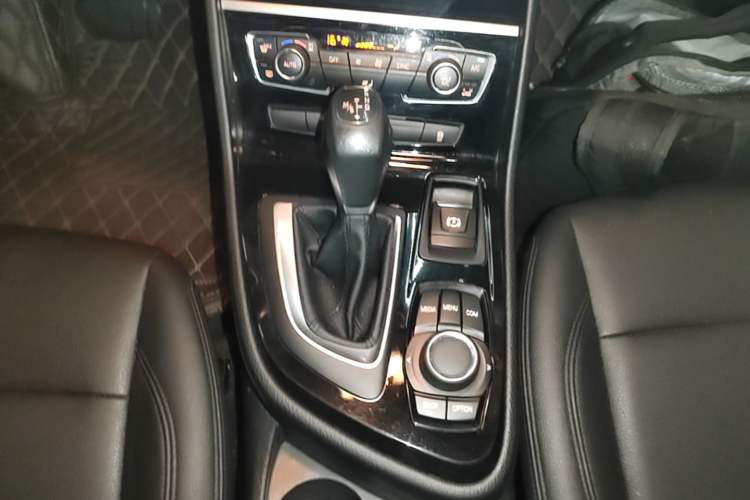 Used BMW 2 Series Active Tourer 2018 218i Leading Model Gear Lever