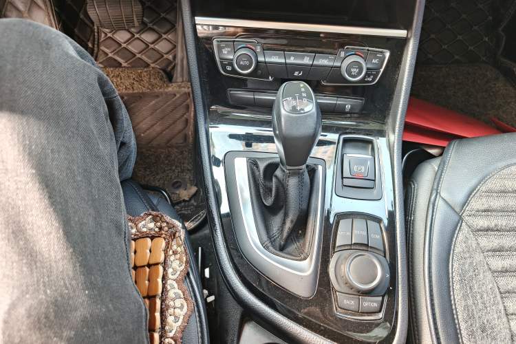Used BMW 2 Series Active Tourer 2018 218i Leading Model Gear Lever