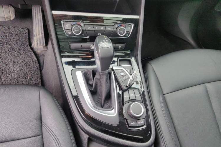 Used BMW 2 Series Active Tourer 2018 218i Leading Model Gear Lever