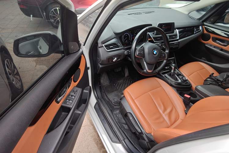 Used BMW 2 Series Active Tourer 2018 218i Fashion Model Interior 3