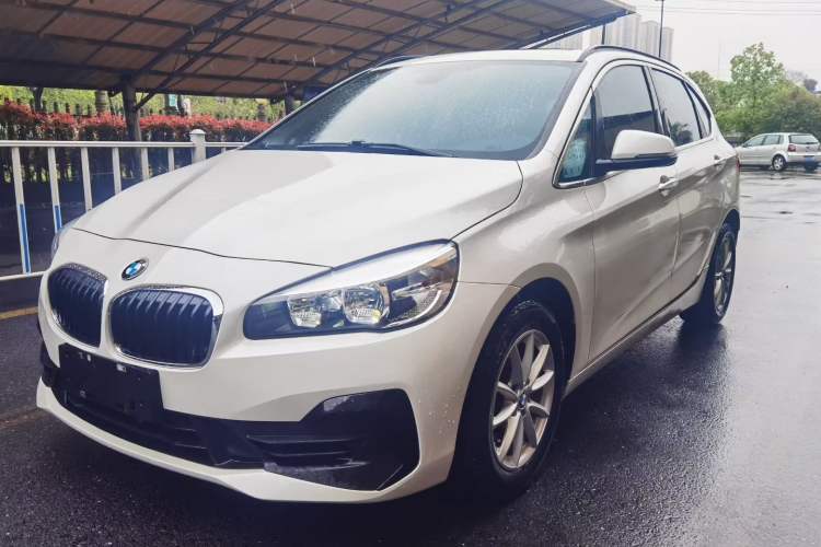 Used BMW 2 Series Active Tourer 2018 218i Fashion Model Guazi used car, China used car export, Used car for sale, Used BMW cars, Cheapest cars for sale