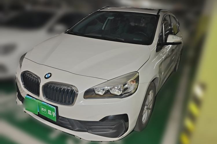 Used BMW 2 Series Active Tourer 2018 218i Fashion Model Guazi used car, China used car export, Used car for sale, Used BMW cars, Cheapest cars for sale