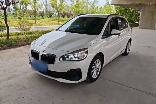 Ojetý BMW 2 Series Active Tourer 2018 218i Fashion Model