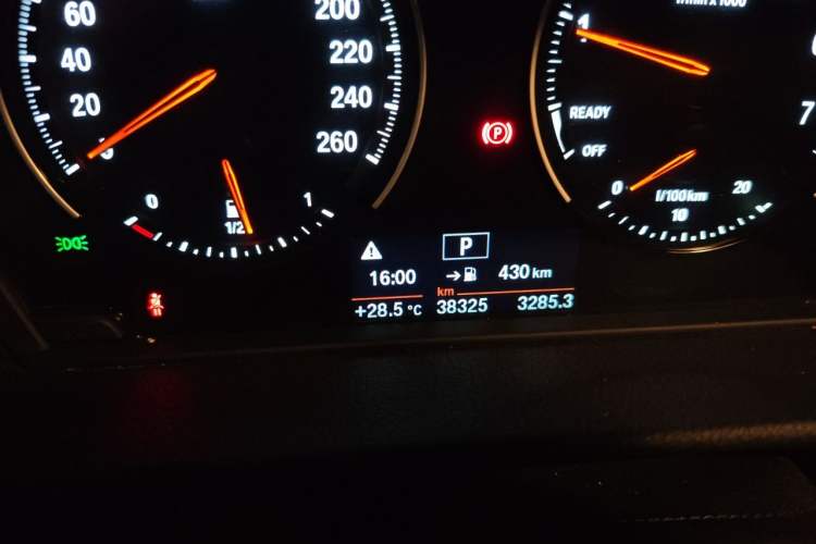 Used BMW 2 Series Active Tourer 2018 218i Leading Model Odometer Close Up