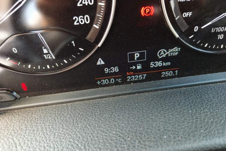 Used BMW 2 Series Active Tourer 2018 218i Leading Model Odometer Close Up