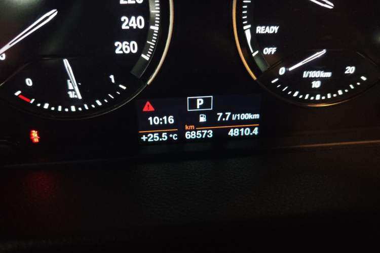 Used BMW 2 Series Active Tourer 2018 218i Fashion Model Odometer Close Up