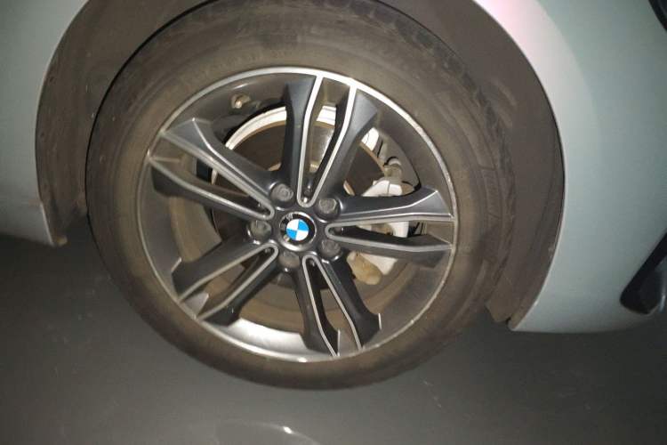 Used BMW 2 Series Active Tourer 2018 218i Premium Sports Package Right Front Wheel Hub