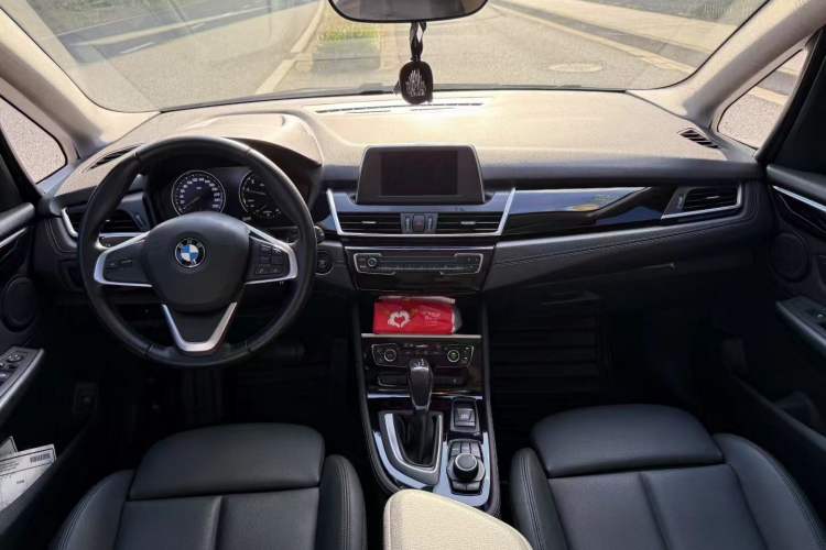 Used BMW 2 Series Active Tourer 2019 218i Luxury Sports Package Center Console