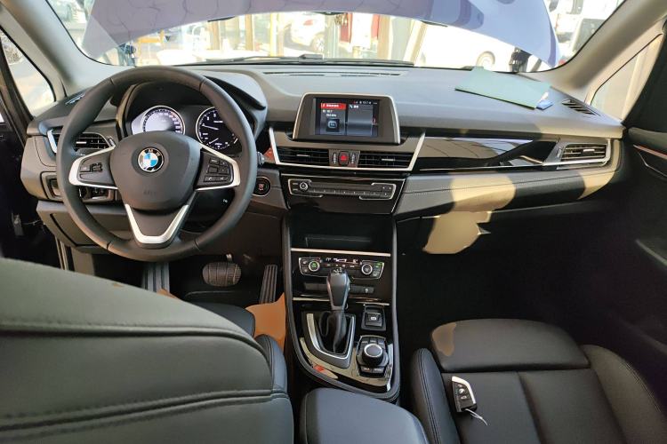 Used BMW 2 Series Active Tourer 2019 218i Luxury Sports Package Center Console
