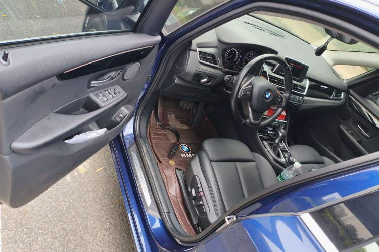 Used BMW 2 Series Active Tourer 2019 218i Luxury Sports Package Driver Seat