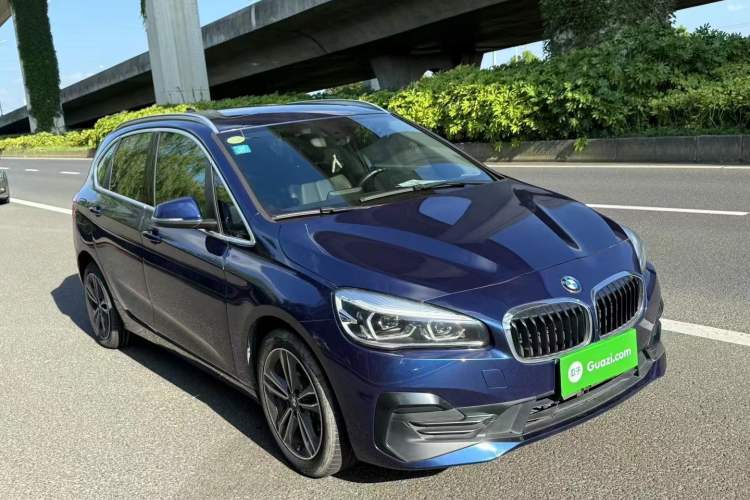 Used BMW 2 Series Active Tourer 2019 218i Luxury Sports Package Front Right 45 Deg