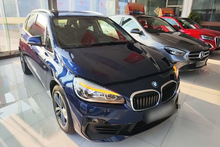 Used BMW 2 Series Active Tourer 2019 218i Luxury Sports Package Front Right 45 Deg