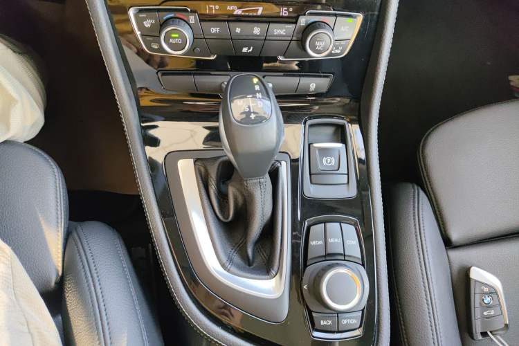 Used BMW 2 Series Active Tourer 2019 218i Luxury Sports Package Gear Lever