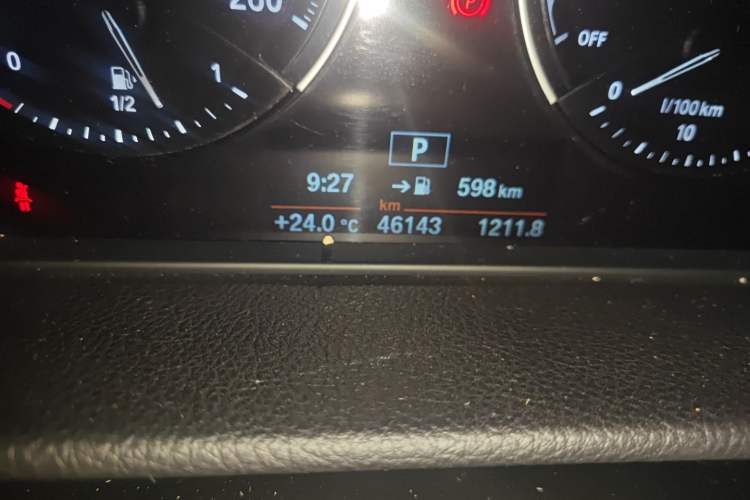Used BMW 2 Series Active Tourer 2019 218i Leading Model Odometer Close Up