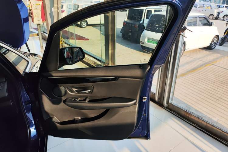 Used BMW 2 Series Active Tourer 2019 218i Luxury Sports Package Right Front Door Interior