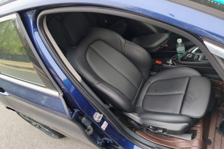 Used BMW 2 Series Active Tourer 2019 218i Luxury Sports Package Right Front Seat