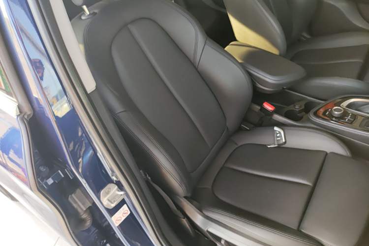 Used BMW 2 Series Active Tourer 2019 218i Luxury Sports Package Right Front Seat