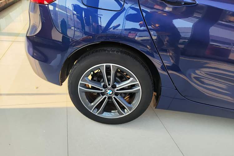 Used BMW 2 Series Active Tourer 2019 218i Luxury Sports Package Right Rear Wheel Hub