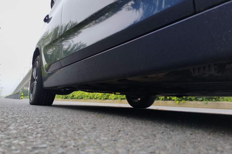 Used BMW 2 Series Active Tourer 2019 218i Luxury Sports Package Right Side Sill