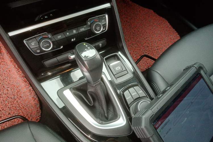 Used BMW 2 Series Active Tourer 2019 218i Leading Model Gear Lever
