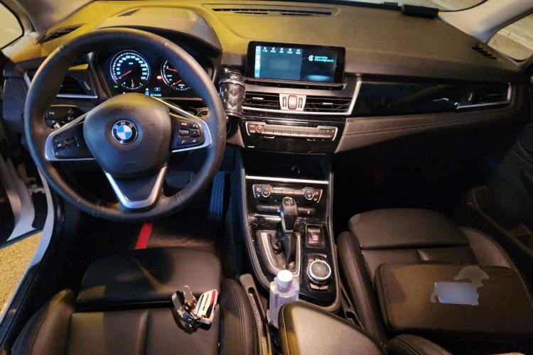 Used BMW 2 Series Active Tourer 2019 218i Luxury Sports Package Center Console