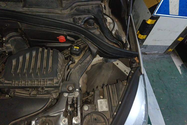 Used BMW 2 Series Active Tourer 2019 218i Fashion Model Engine Bay Left