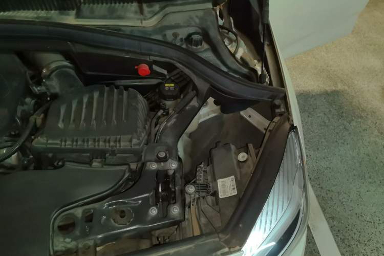 Used BMW 2 Series Active Tourer 2019 218i Leading Model Engine Bay Left