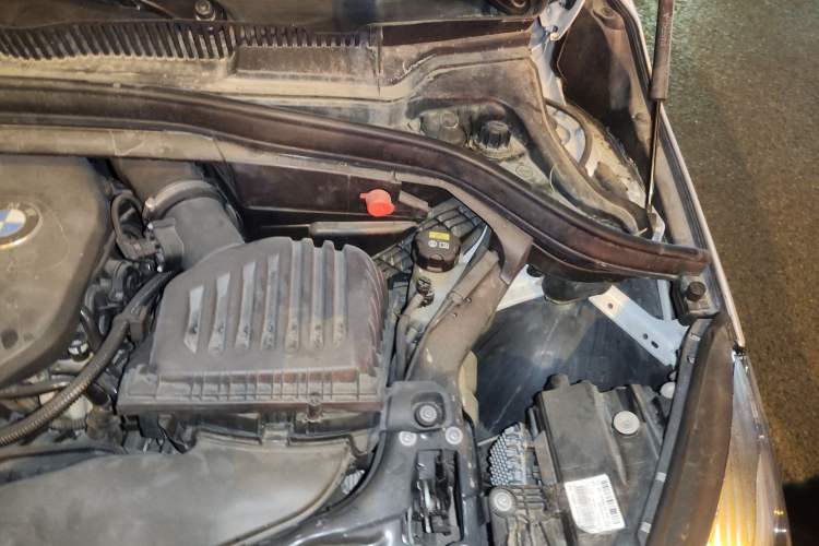 Used BMW 2 Series Active Tourer 2019 218i Luxury Sports Package Engine Bay Left