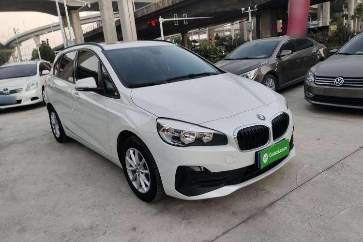 Used BMW 2 Series Active Tourer 2019 218i Fashion Model Front Right 45 Deg