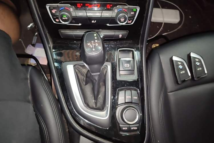 Used BMW 2 Series Active Tourer 2019 218i Leading Model Gear Lever