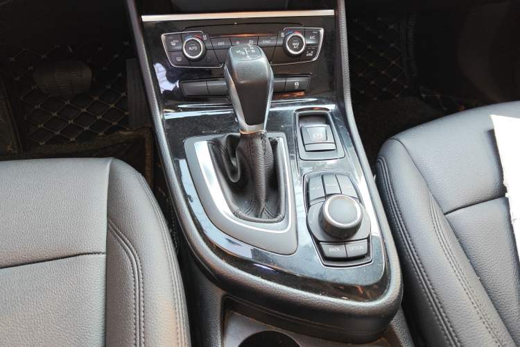 Used BMW 2 Series Active Tourer 2019 218i Leading Model Gear Lever