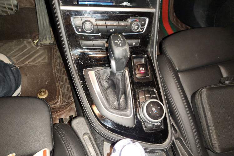 Used BMW 2 Series Active Tourer 2019 218i Luxury Sports Package Gear Lever