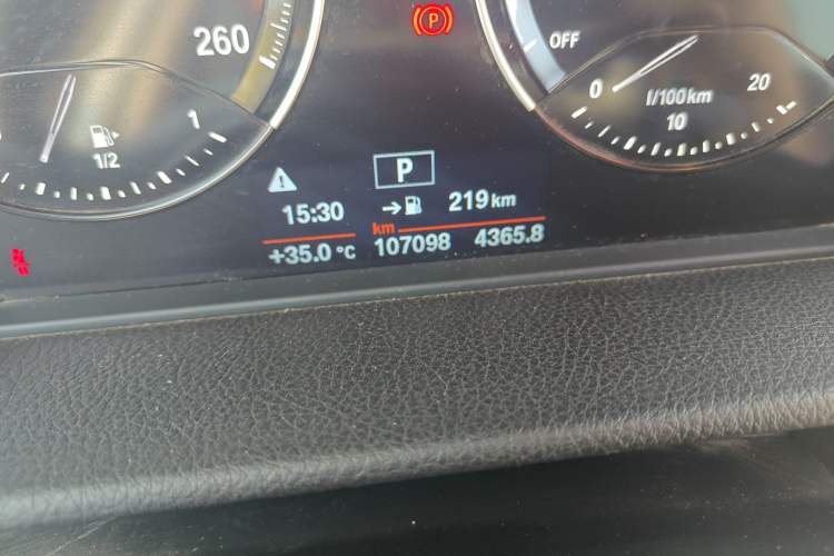 Used BMW 2 Series Active Tourer 2019 218i Luxury Sports Package Odometer Close Up