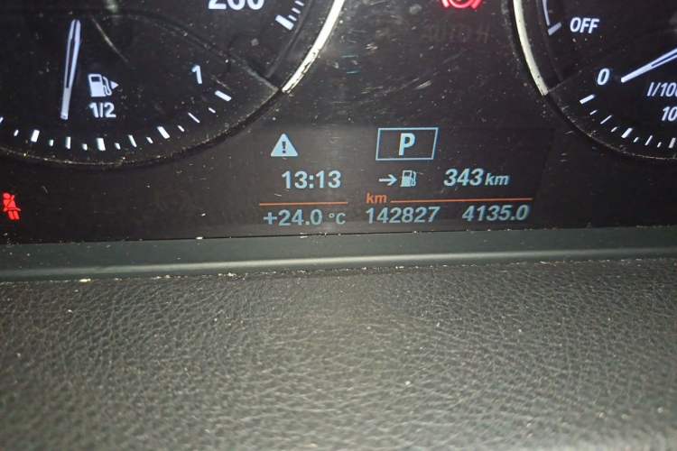 Used BMW 2 Series Active Tourer 2019 218i Fashion Model Odometer Close Up