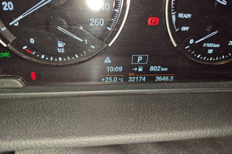Used BMW 2 Series Active Tourer 2019 218i Leading Model Odometer Close Up