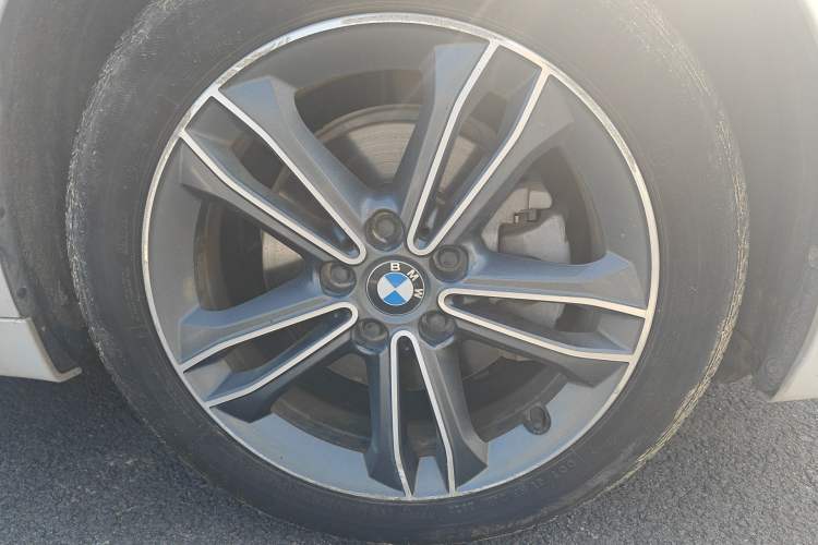 Used BMW 2 Series Active Tourer 2019 218i Luxury Sports Package Right Front Wheel Hub