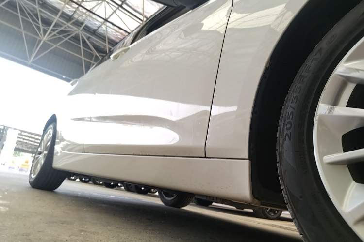 Used BMW 2 Series Active Tourer 2019 218i Leading Model Right Side Sill