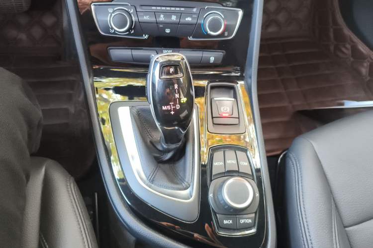 Used BMW 2 Series Gran Tourer 2019 220i Leading Model Gear Lever