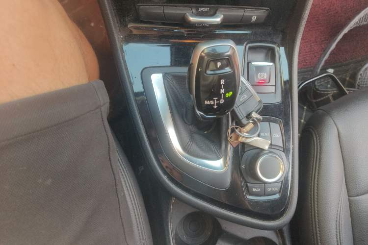 Used BMW 2 Series Gran Tourer 2019 220i Leading Model Gear Lever