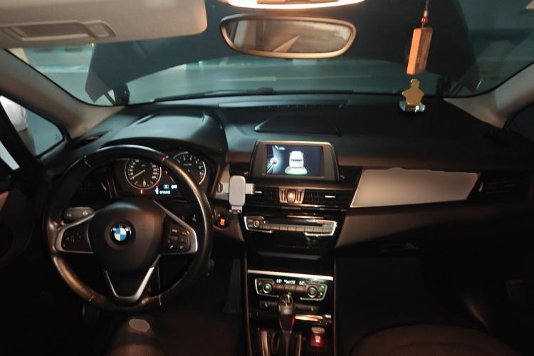 Used BMW 2 Series Gran Tourer 2015 218i Leading Model Center Console