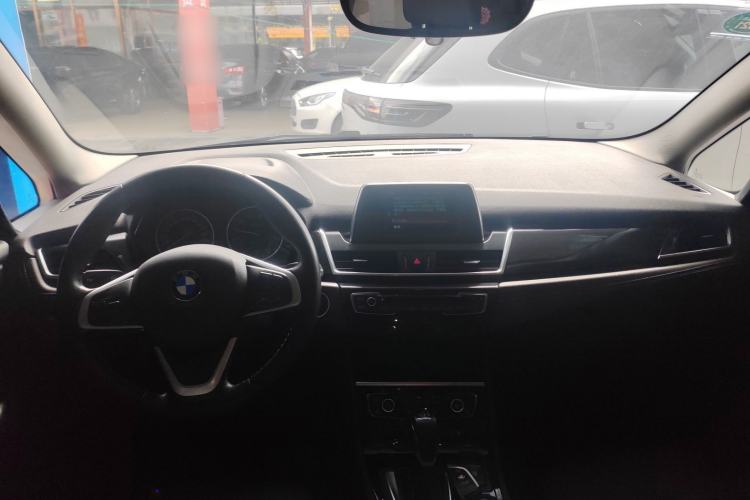 Used BMW 2 Series Gran Tourer 2015 218i Sports Design Package Center Console