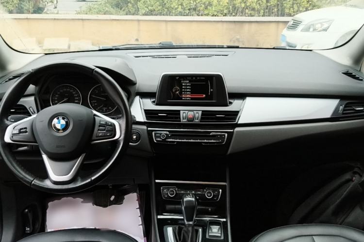 Used BMW 2 Series Gran Tourer 2015 218i Leading Model Center Console