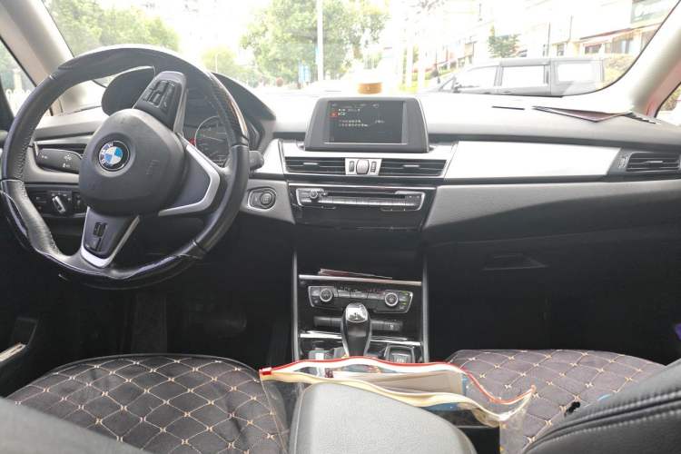 Used BMW 2 Series Gran Tourer 2015 218i Leading Model Center Console