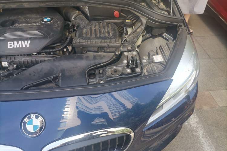 Used BMW 2 Series Gran Tourer 2015 218i Sports Design Package Engine Bay Left